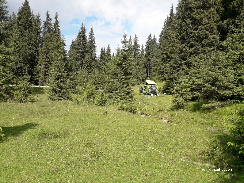 () Casa de Piatra - Unnamed Road — foto