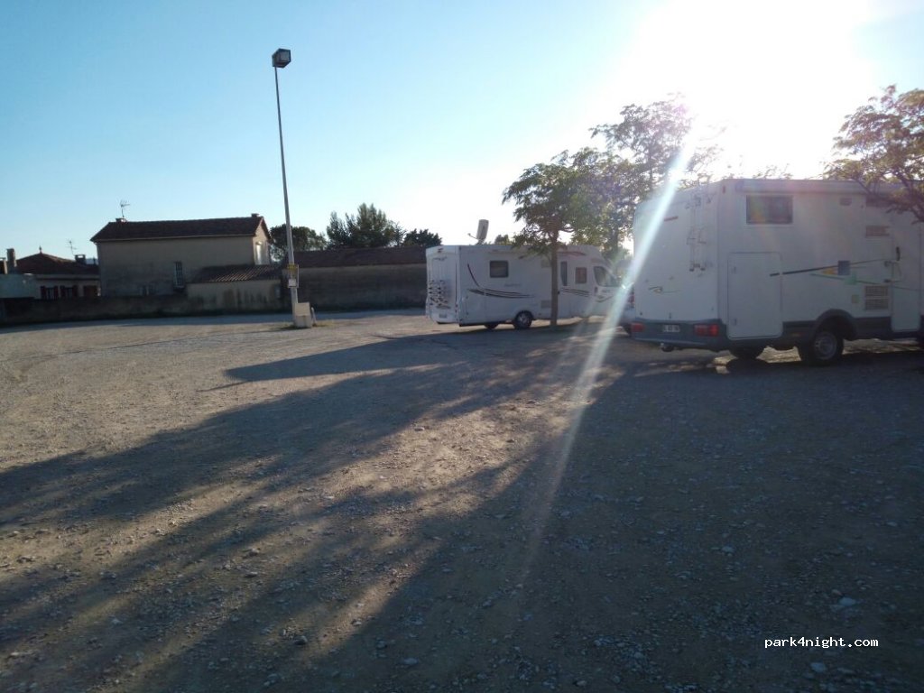 (84360) Lauris - 3-7 Rue Louis Mourre — foto