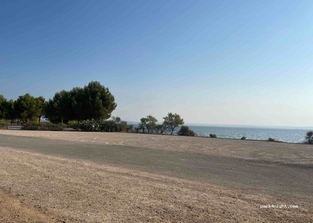 (13500) Martigues - 18 Boulevard du Tourret de Vallier — foto 2