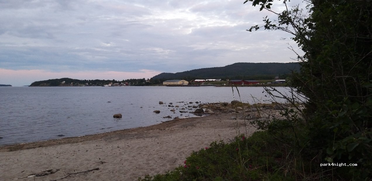 (893 40) Köpmanholmen - 20 Hålviksvägen — foto