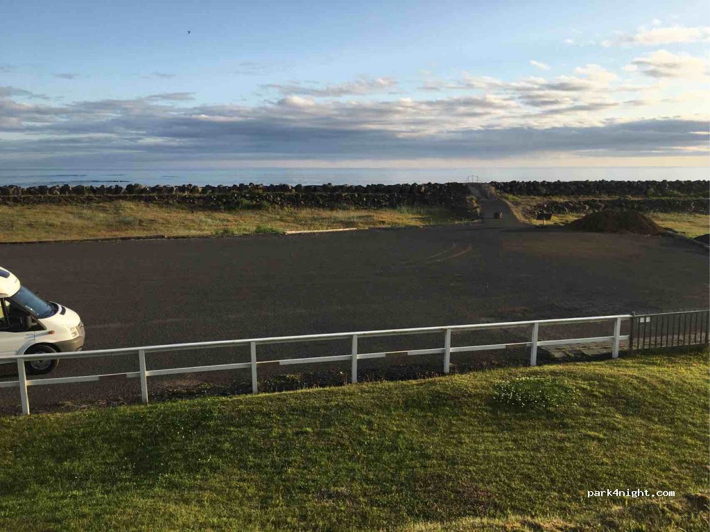 () Strandakirkja - Unnamed Road — foto