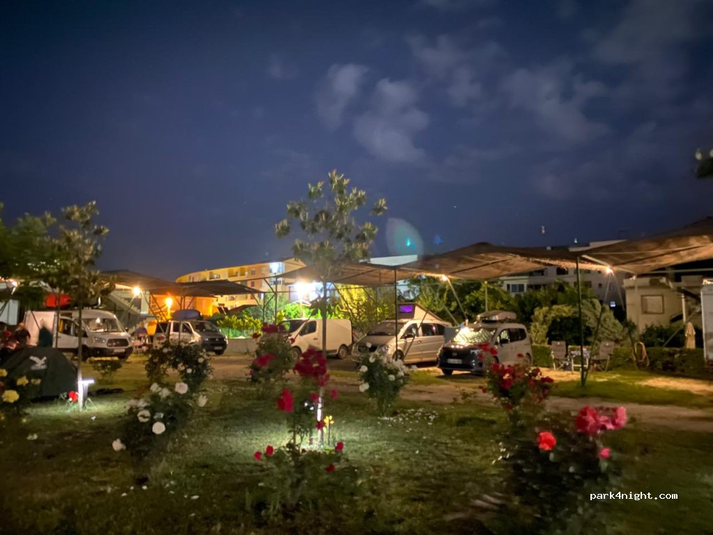 Riverside Camping Berat — foto 2