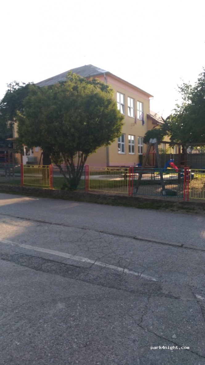 (044 20) Malá Ida - 4 Školská — foto