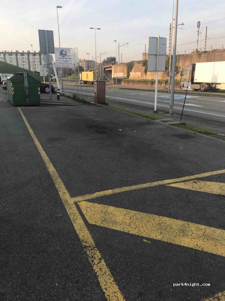 Área de Autocaravanas El Arbeyal — foto
