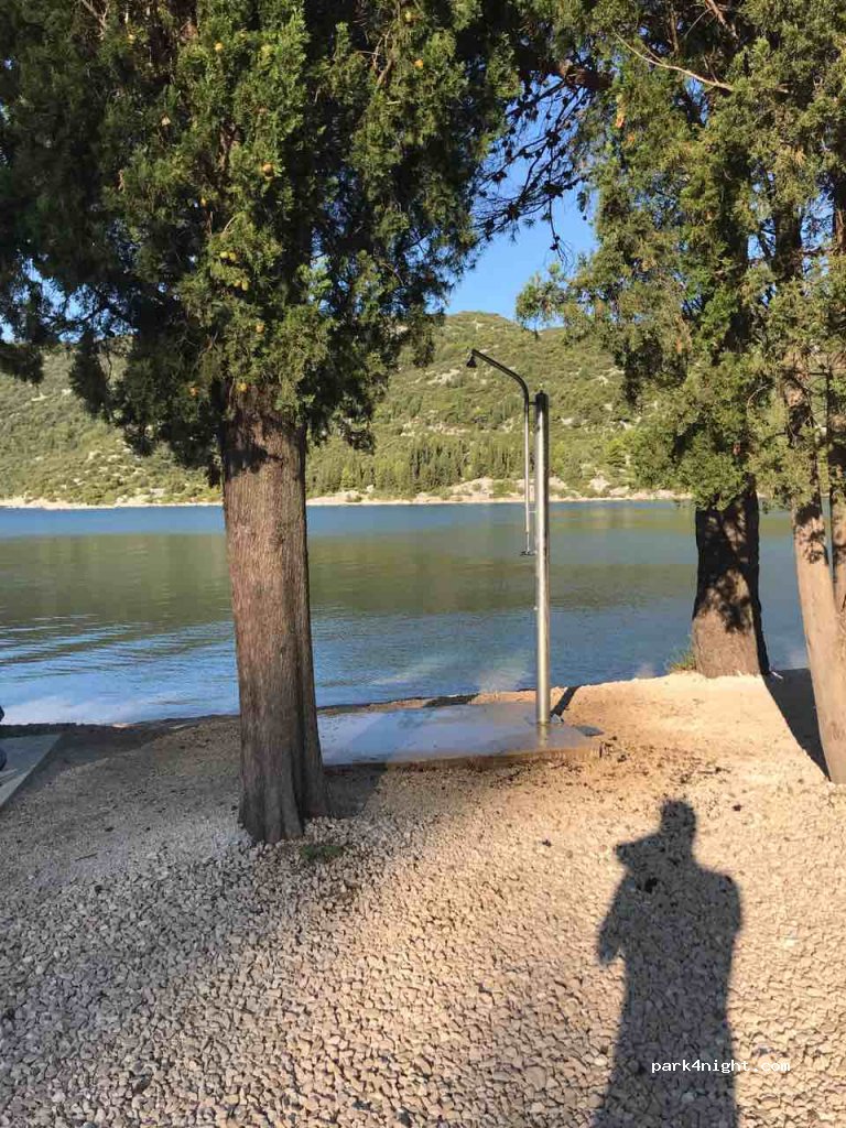 (20340) Baćina - Trg Ploča — foto