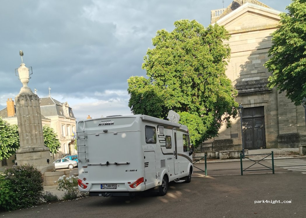 (21630) Pommard - 1 Place de l'Église — foto 2