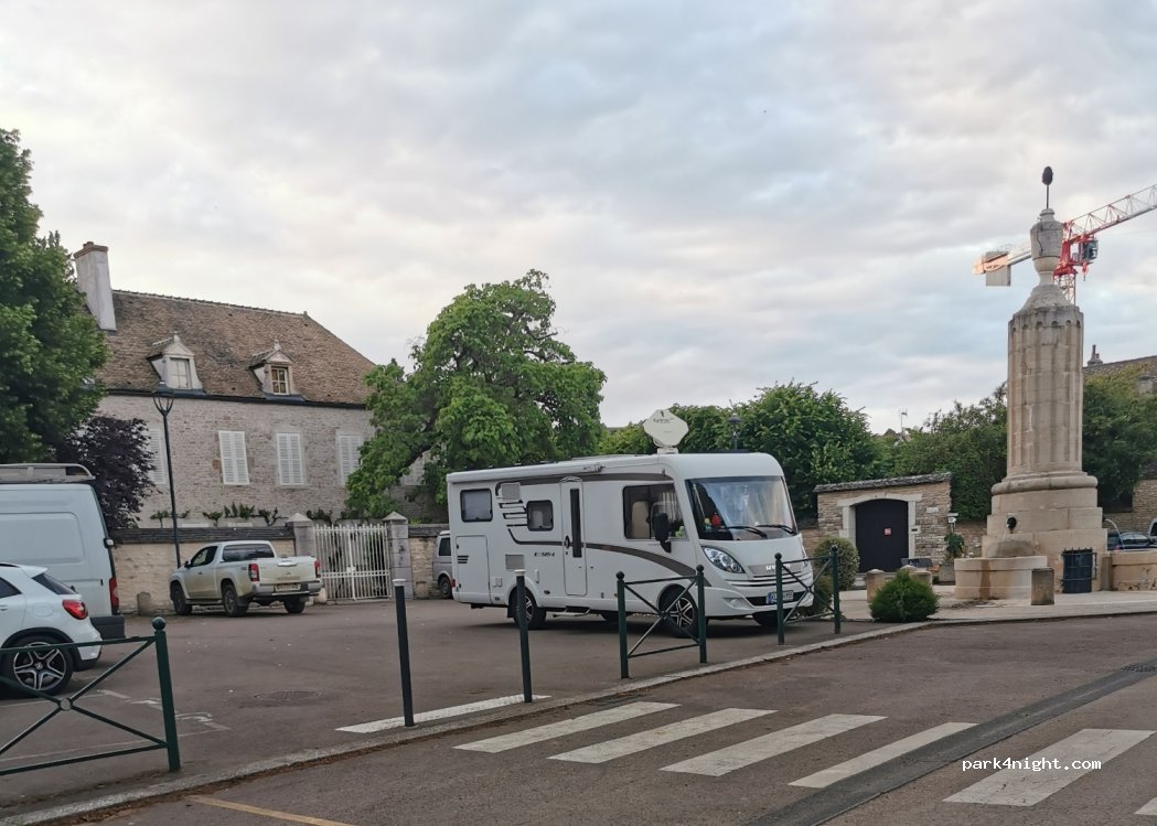 (21630) Pommard - 1 Place de l'Église — foto 3