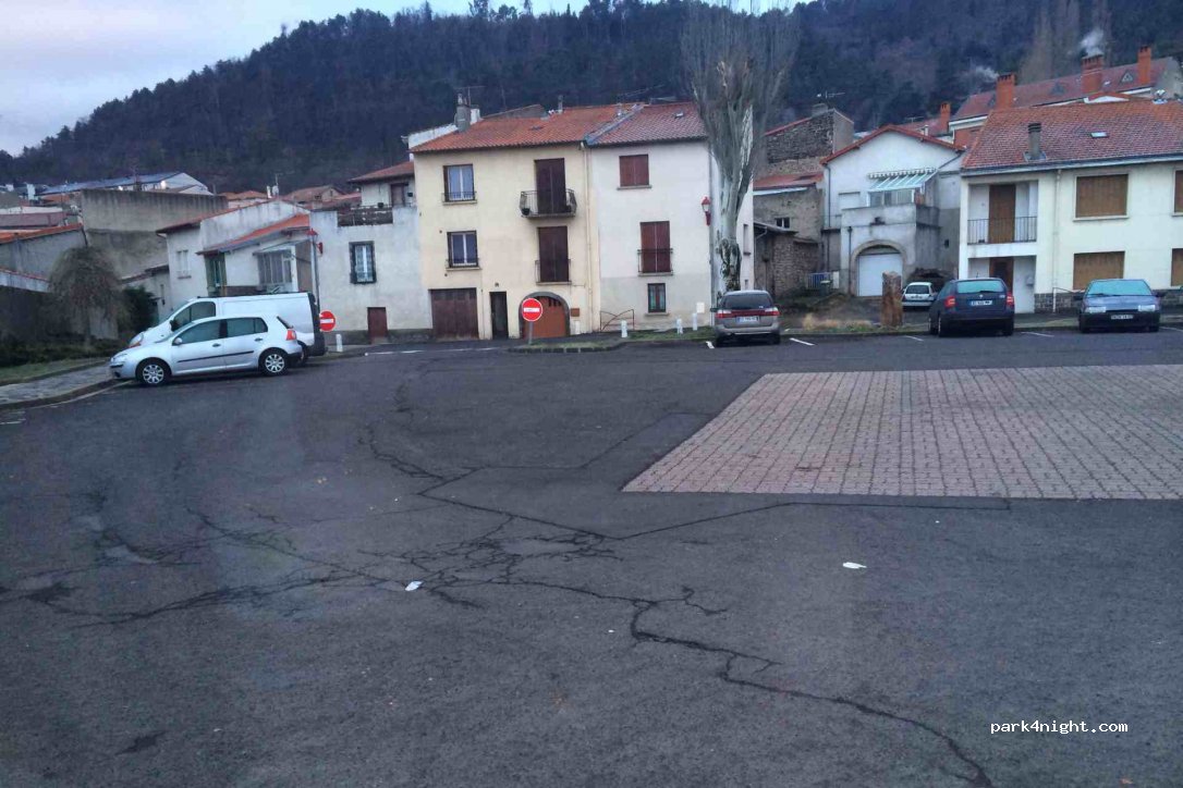 (63122) Ceyrat - 2-4 Rue Frédéric Brunmurol — foto