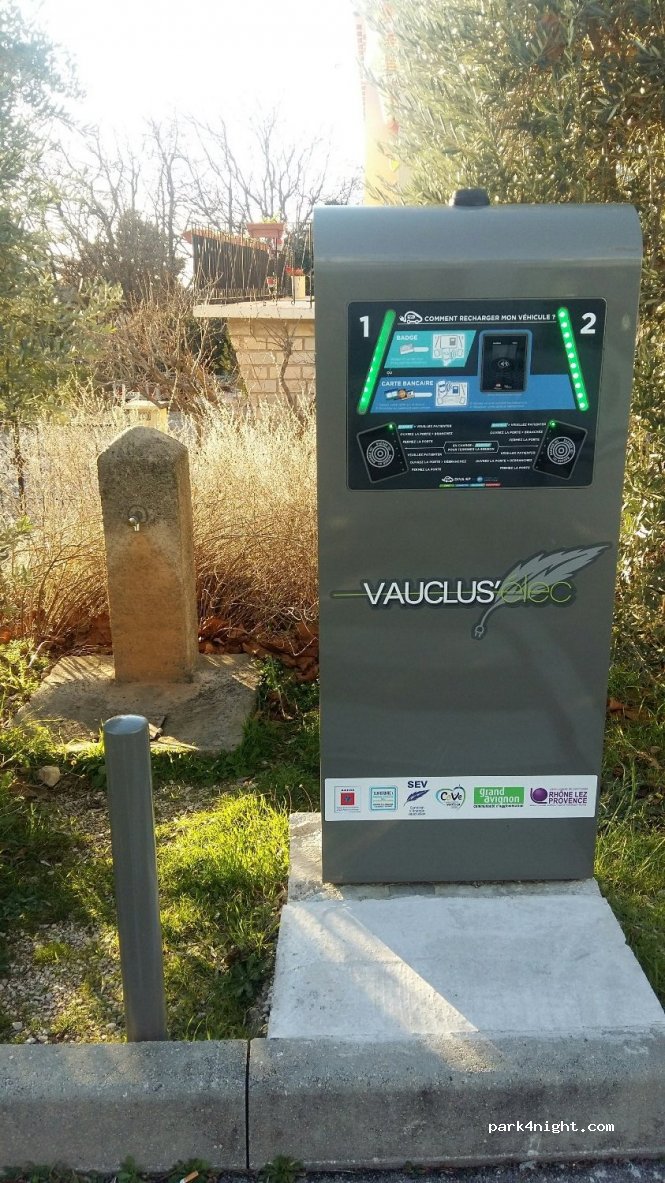 (84490) Saint-Saturnin-lès-Apt - Chemin de la Bruyère — foto 3