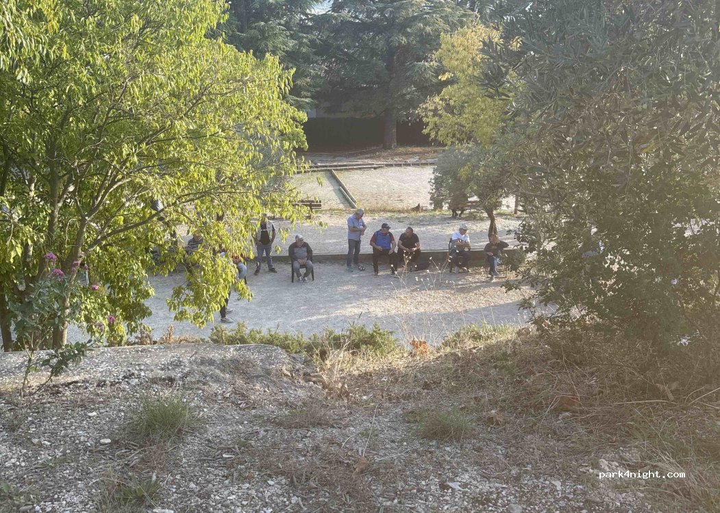 (84490) Saint-Saturnin-lès-Apt - Chemin de la Bruyère — foto 5