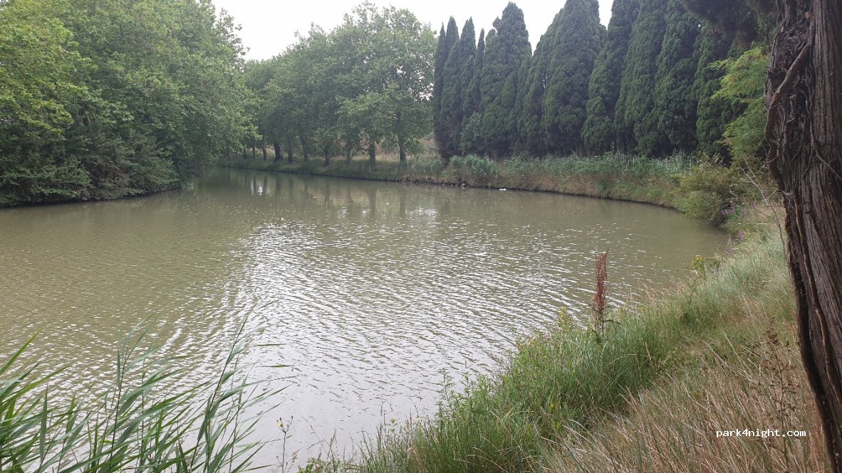 (11170) Pezens - Domaine Saint-Michel — foto