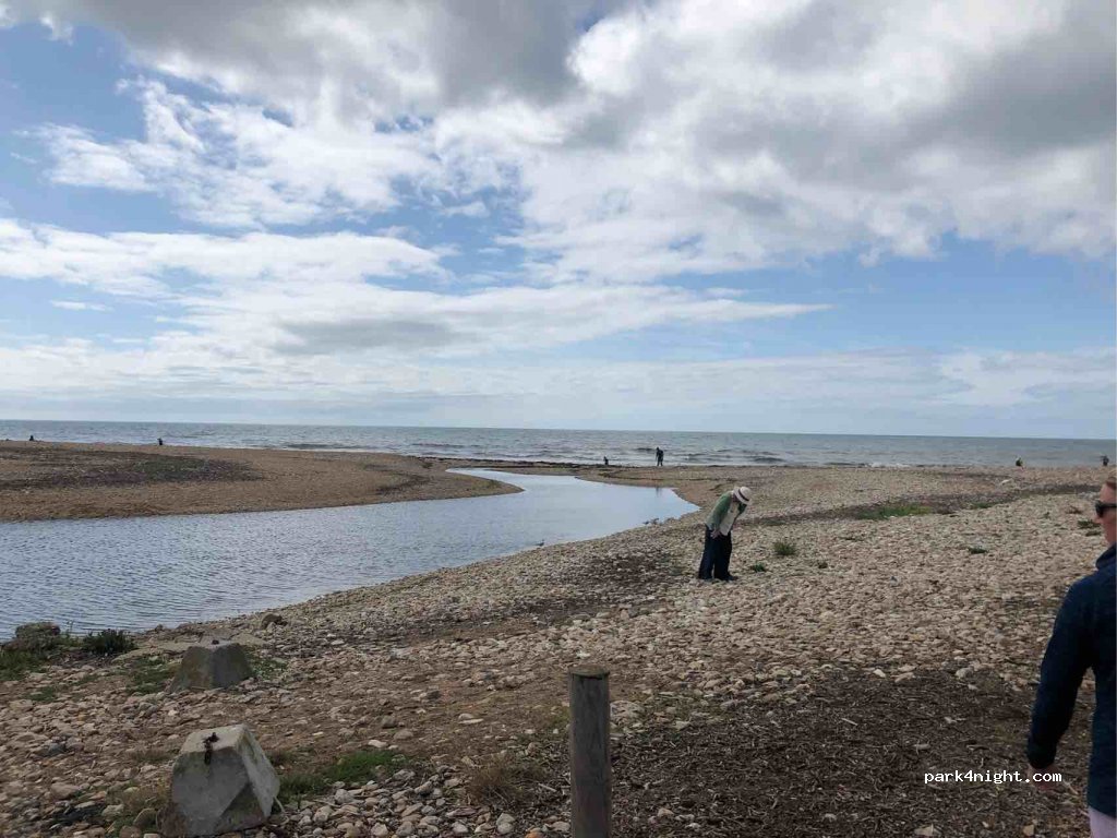 (DT6 6QX) Charmouth - 17 Lower Sea Lane — foto
