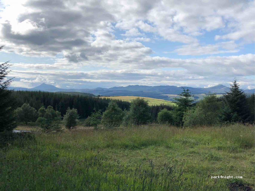 (PH15 2EL) Aberfeldy - A826 — foto