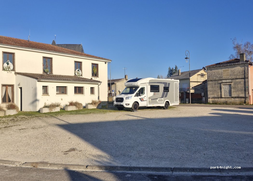 (52290) Humbécourt - 5 Rue de l'Église — foto