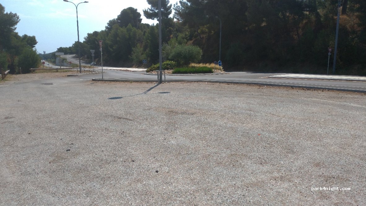 (13500) Martigues - 8 Allée Fr Honnorat et Tarditi — foto 2