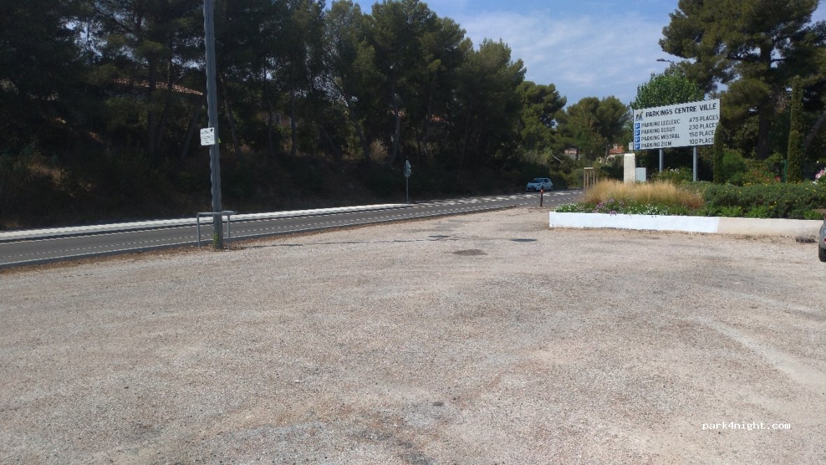 (13500) Martigues - 8 Allée Fr Honnorat et Tarditi — foto 3