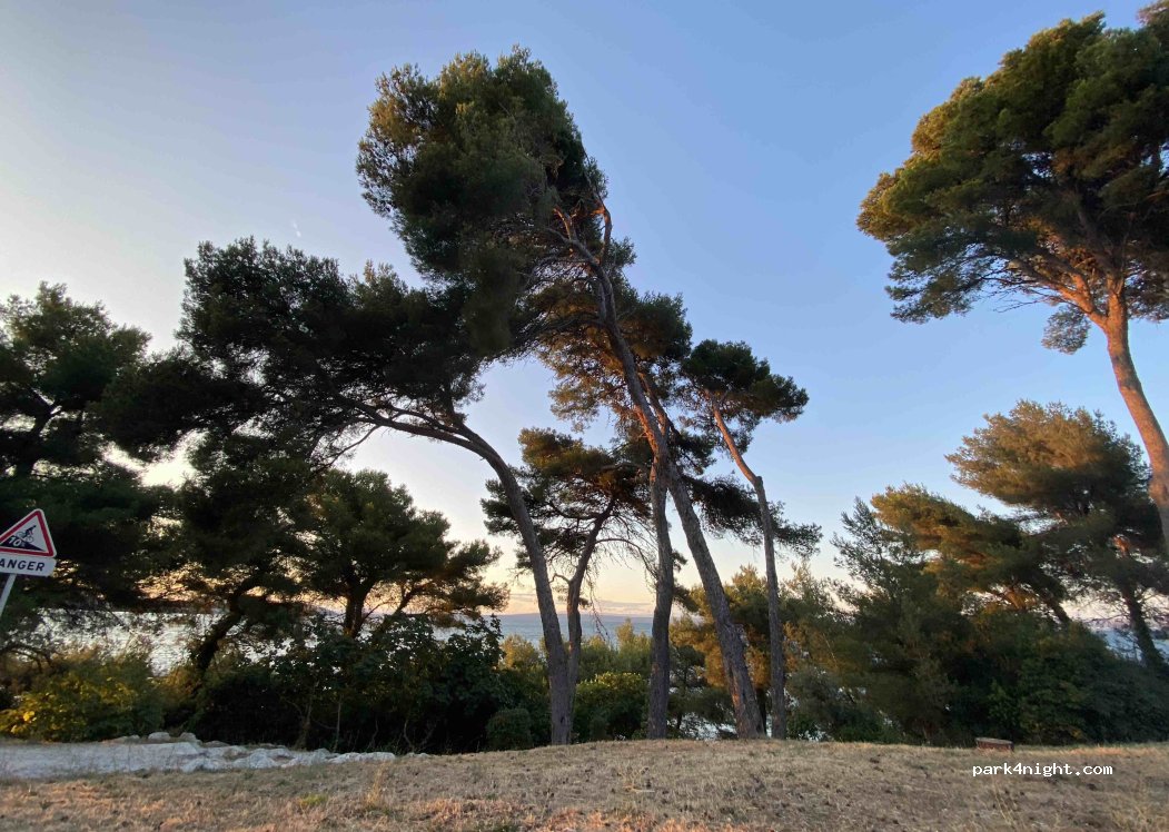 (13500) Martigues - 8 Allée Fr Honnorat et Tarditi — foto 5