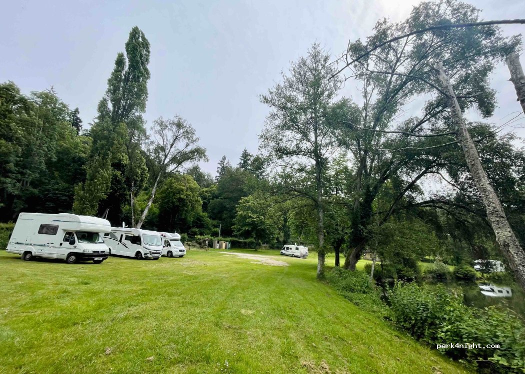 Camper Car Parking St. Céneri -le-Gérei — foto 5