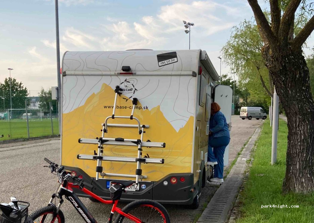 (7100) Neusiedl am See - 72 Seestraße — foto