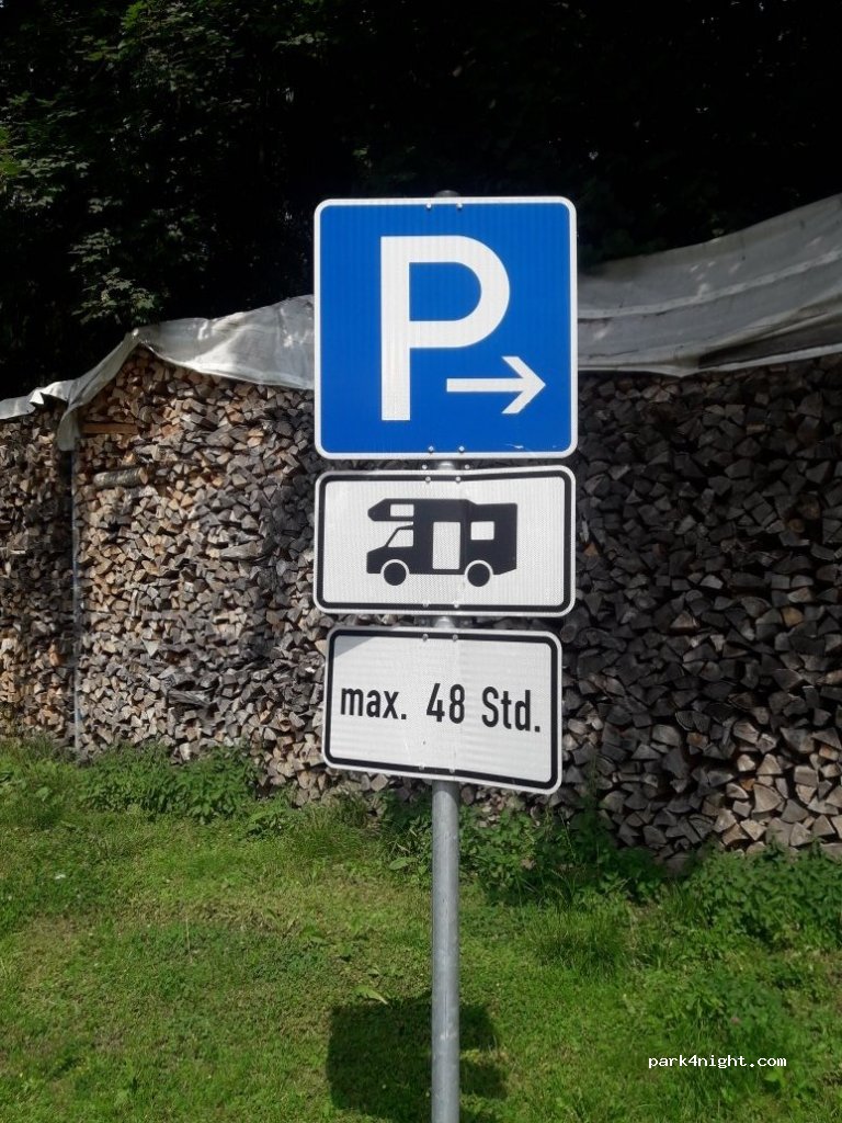 (83410) Laufen - 81 Freilassinger Straße — foto