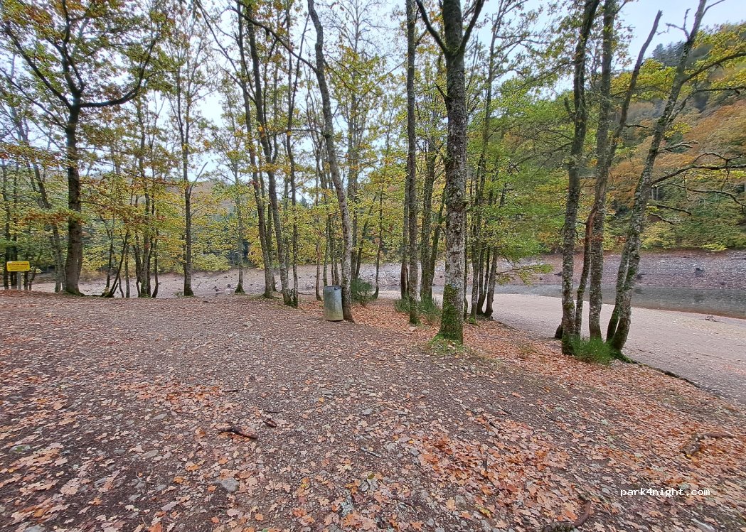 (63770) Les Ancizes-Comps - Unnamed Road — foto 4