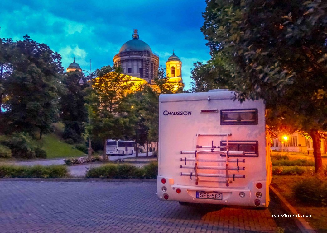 (2500) Esztergom - 11 Szent István tér — foto