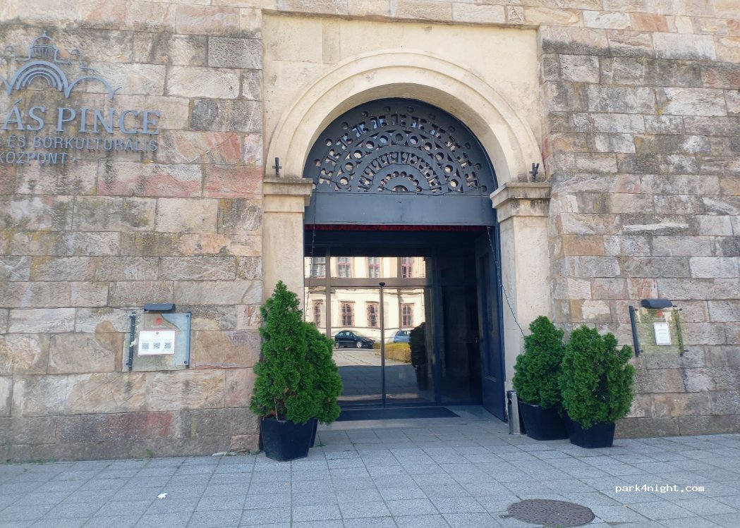(2500) Esztergom - 11 Szent István tér — foto 3