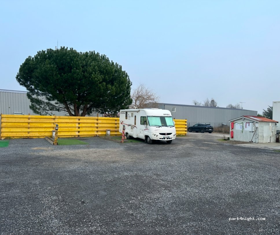 Parking camping car Biscarrosse — foto 4