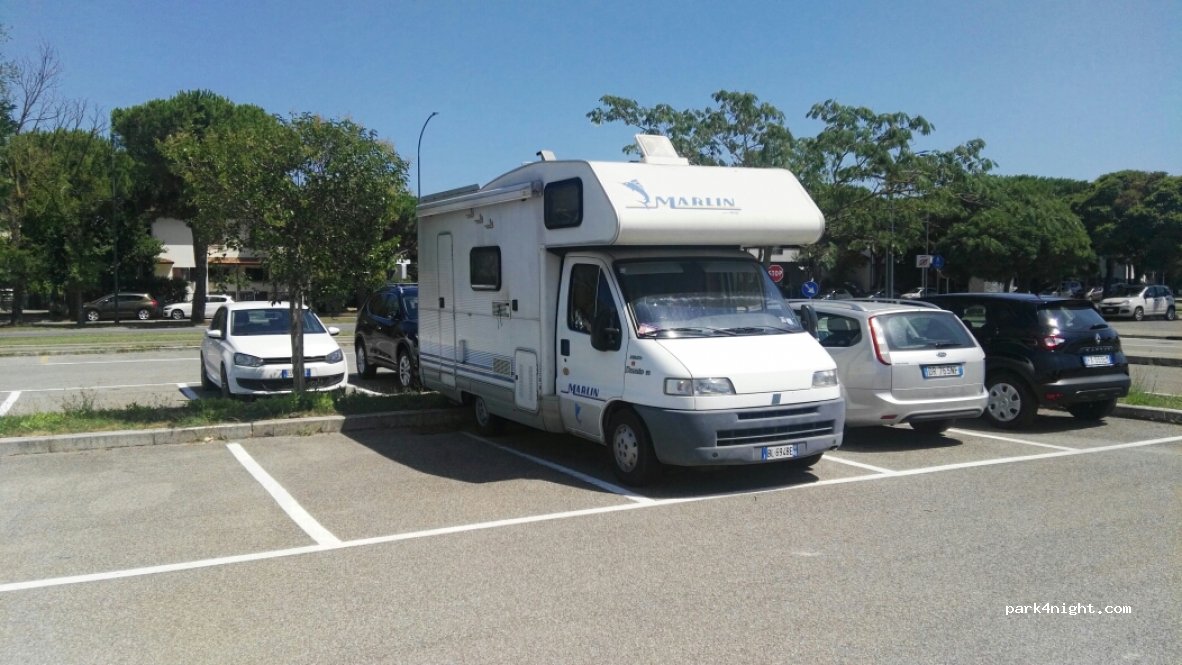 (48125) Lido di Classe - 1 Piazza delle Esplorazioni — foto 3