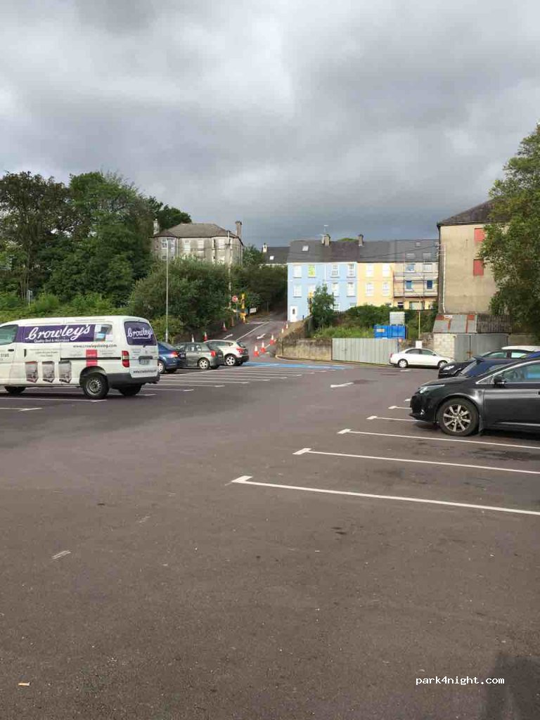 (V93 R232) Killorglin - Lower Bridge Street — foto