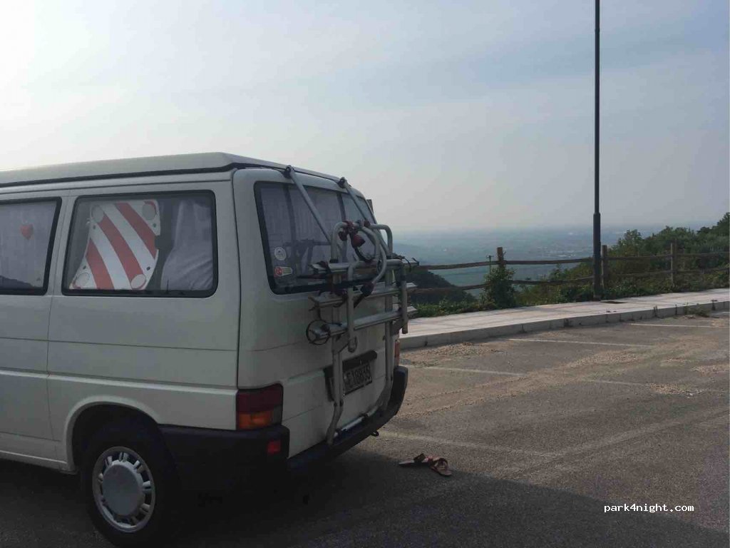 (37015) Sant'Ambrogio di Valpolicella - 10 Viale Caduti Sul Lavoro — foto