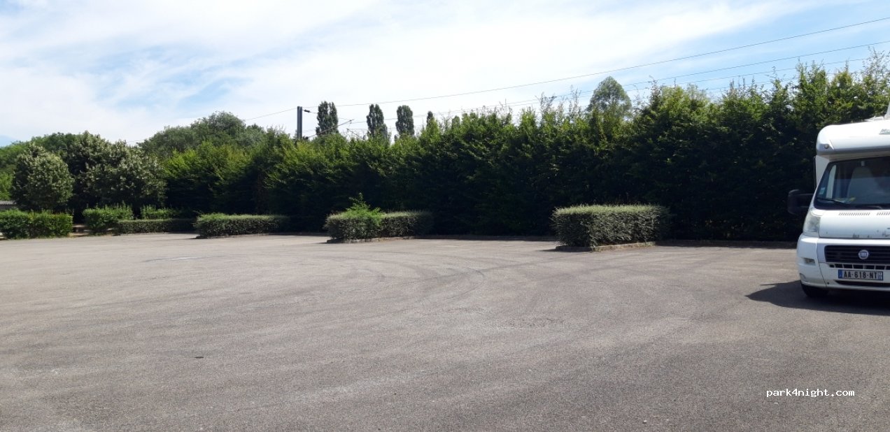 (52190) Villegusien-le-Lac - 11 Rue de la Gare — foto