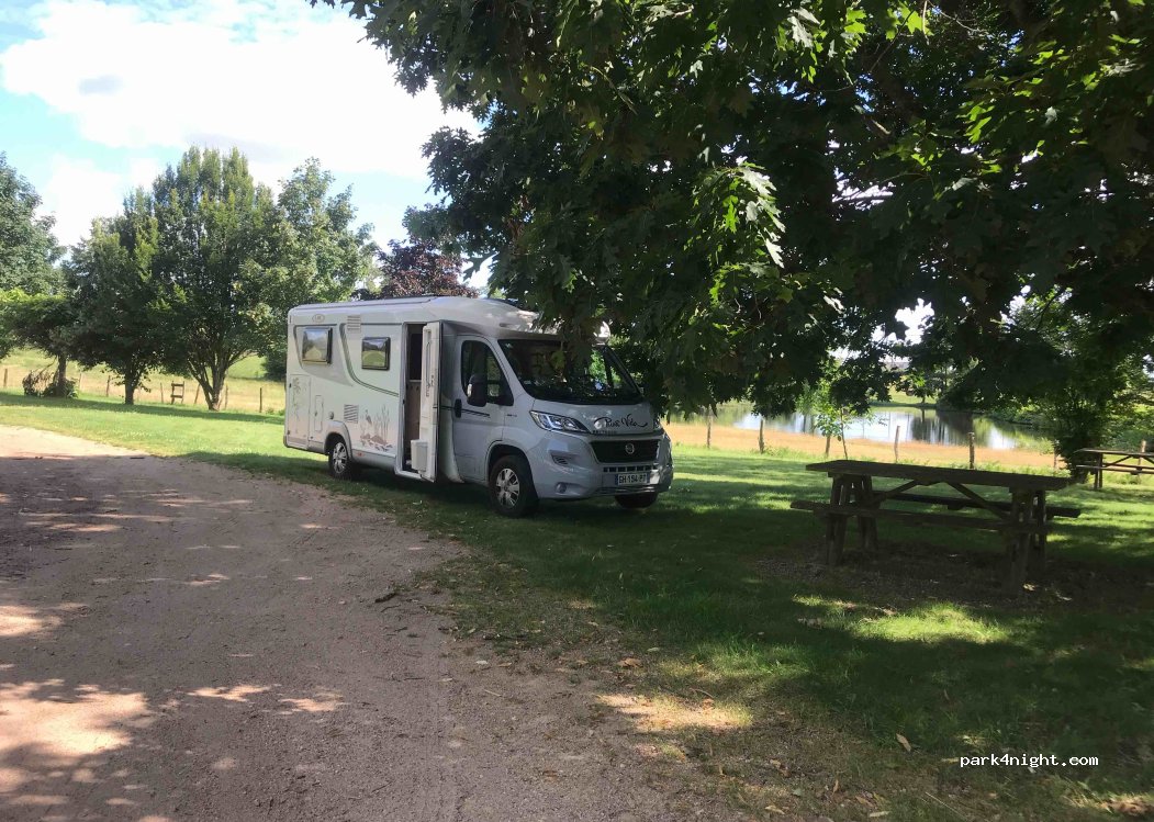 (71110) Semur-en-Brionnais - La Fay — foto 4