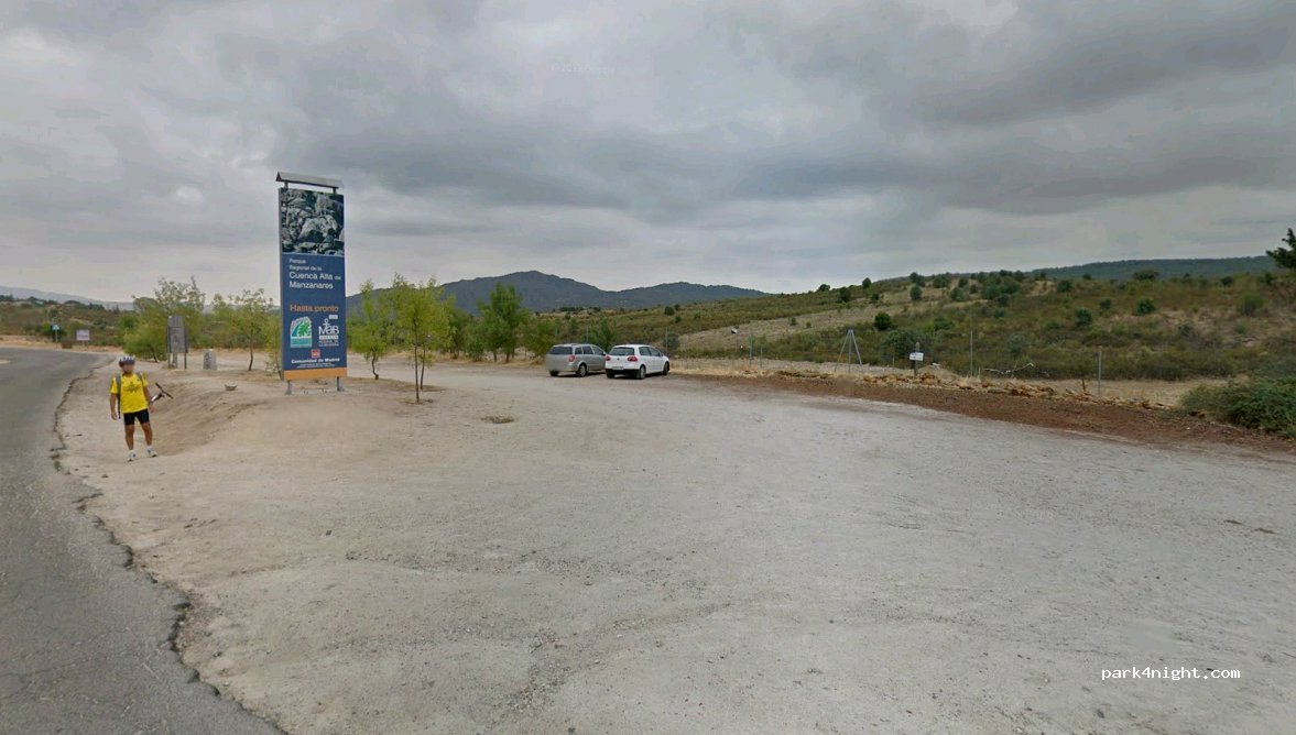 (28410) Manzanares el Real - Avenida de Mataelpino — foto