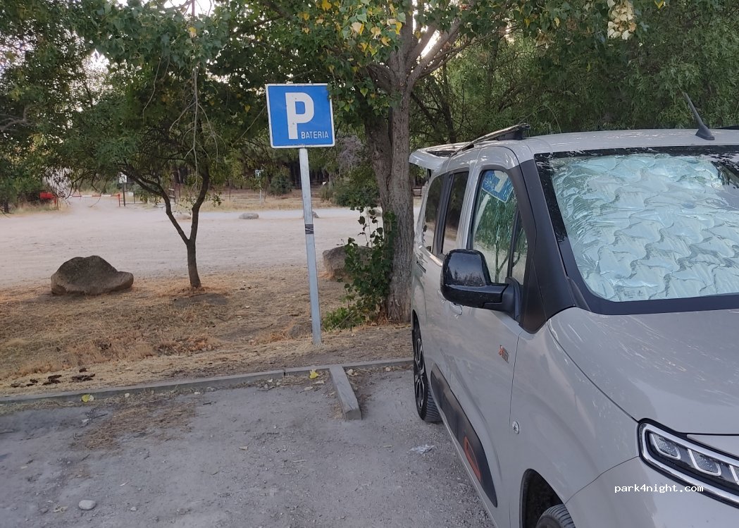 (28410) Manzanares el Real - Avenida de Mataelpino — foto 2