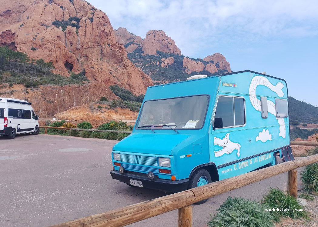 (83700) Saint-Raphaël - 1444-1572 Route de Saint-Barthélémy — foto 4