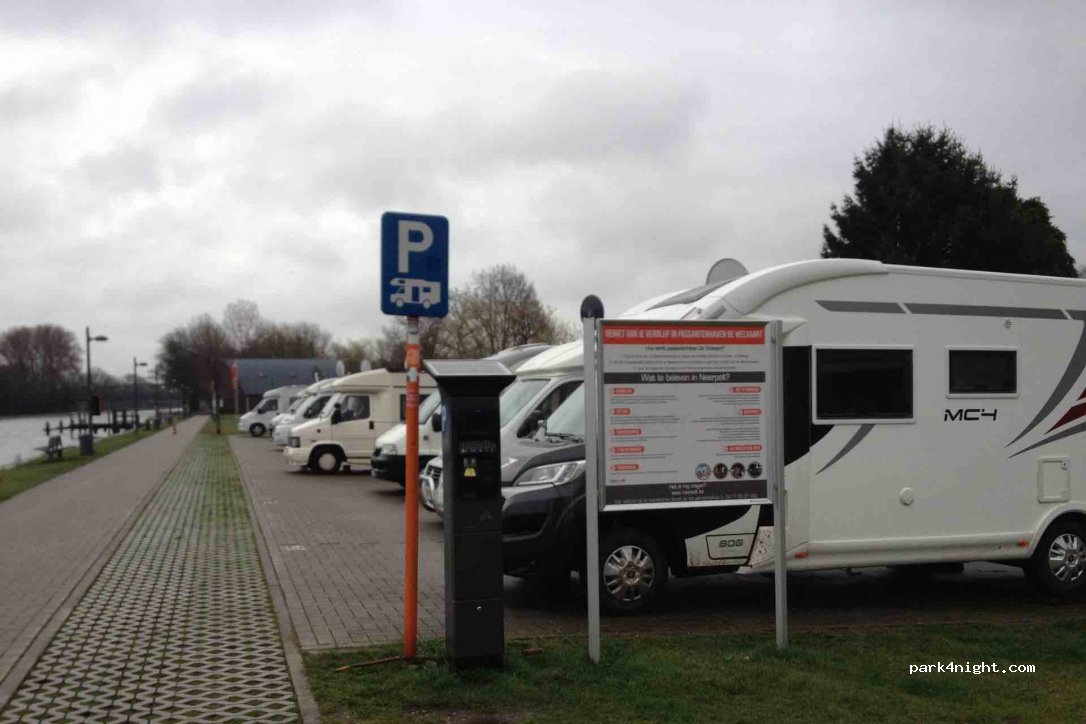 (3910) Neerpelt - Jaak Tassetstraat 58 — foto
