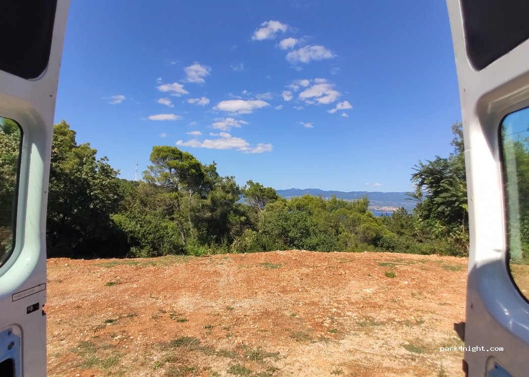 (51516) Vrbnik - Unnamed Road — foto