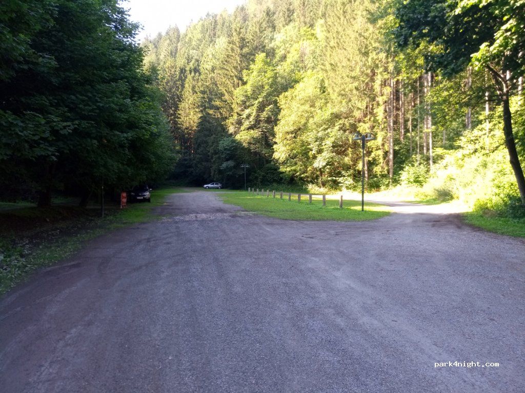(9360) Friesach - 12 Petersbergweg — foto