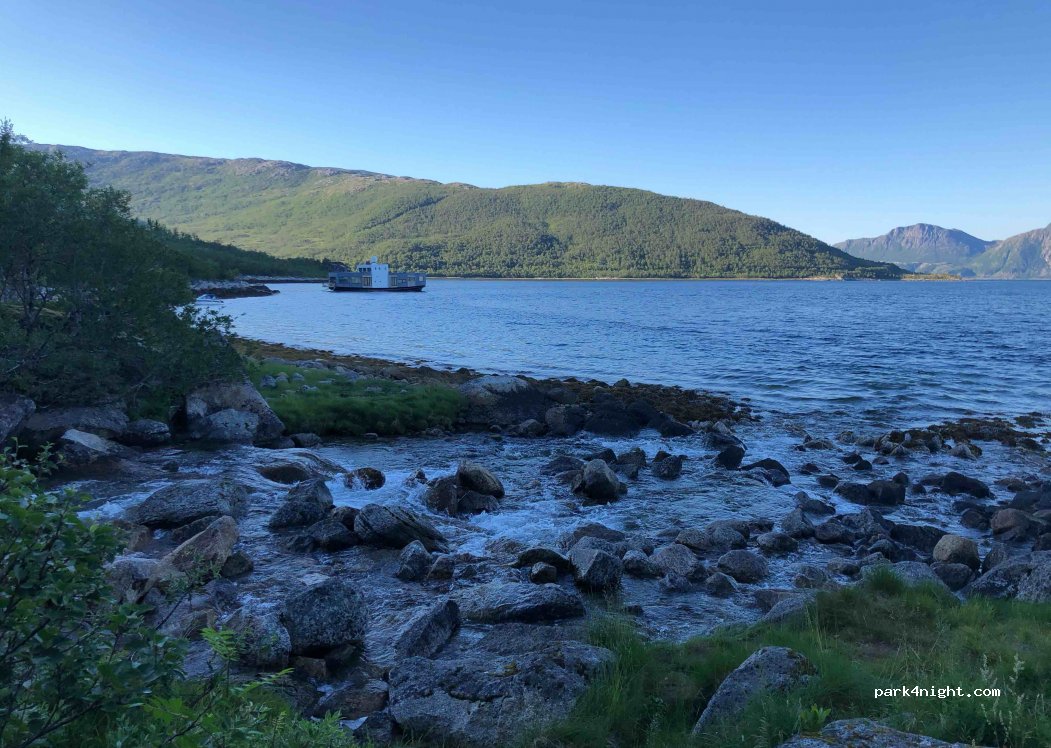 (9100) Kvaløya - 38 Fjordvegen — foto 2