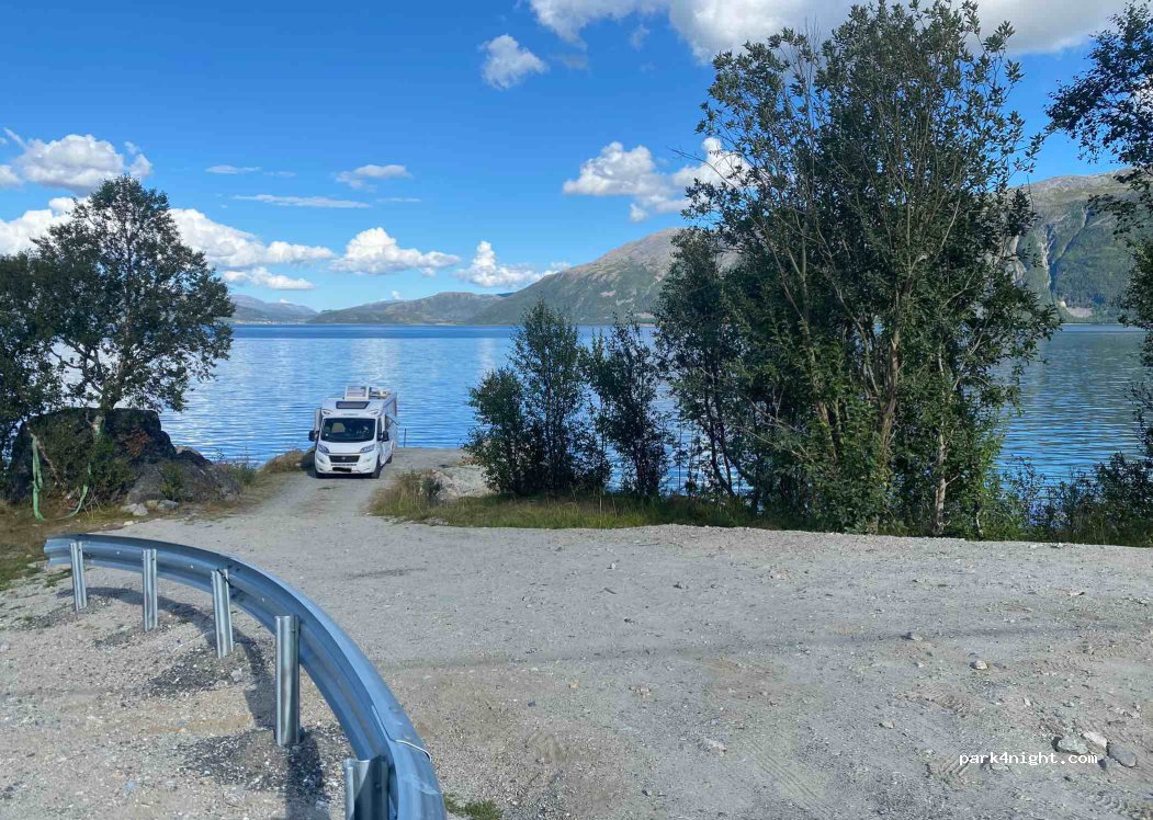 (9100) Kvaløya - 38 Fjordvegen — foto 4