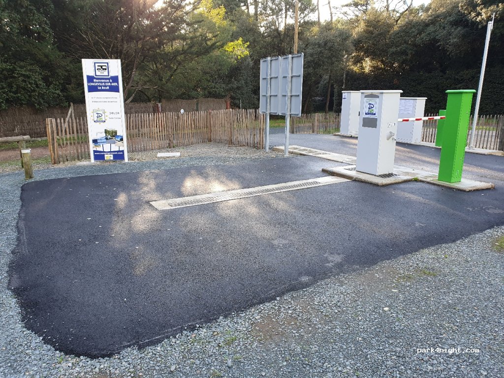 Aire de Longeville-sur-Mer, Le Bouil — foto 2