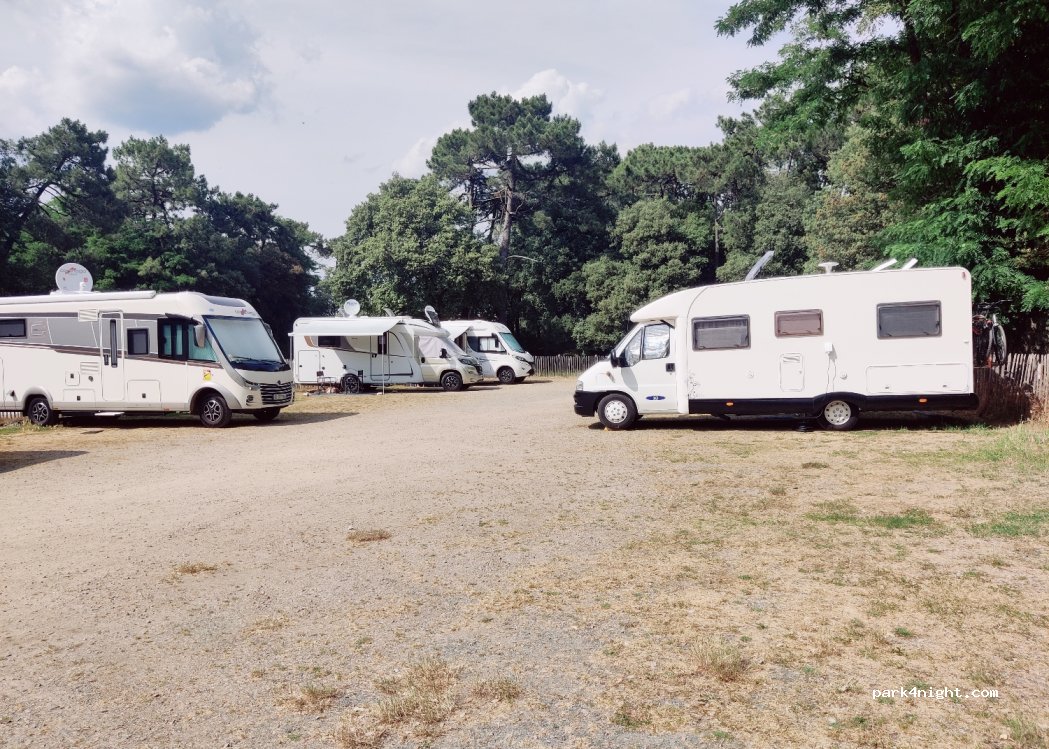 Aire de Longeville-sur-Mer, Le Bouil — foto 4