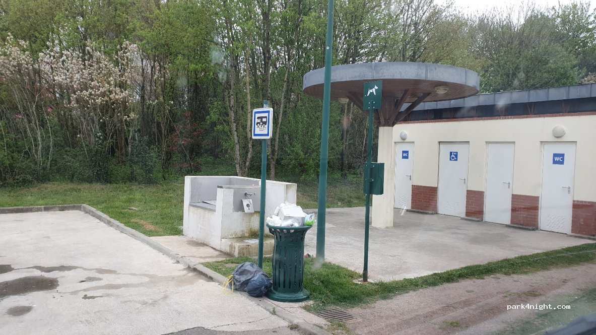 (56800) Ploërmel - 5 Boulevard des Trente — foto 2