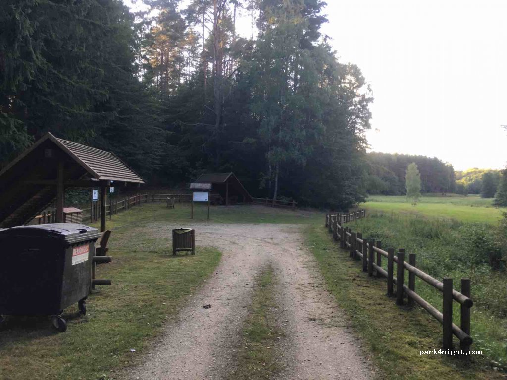 (78-651) Piecnik - Unnamed Road — foto