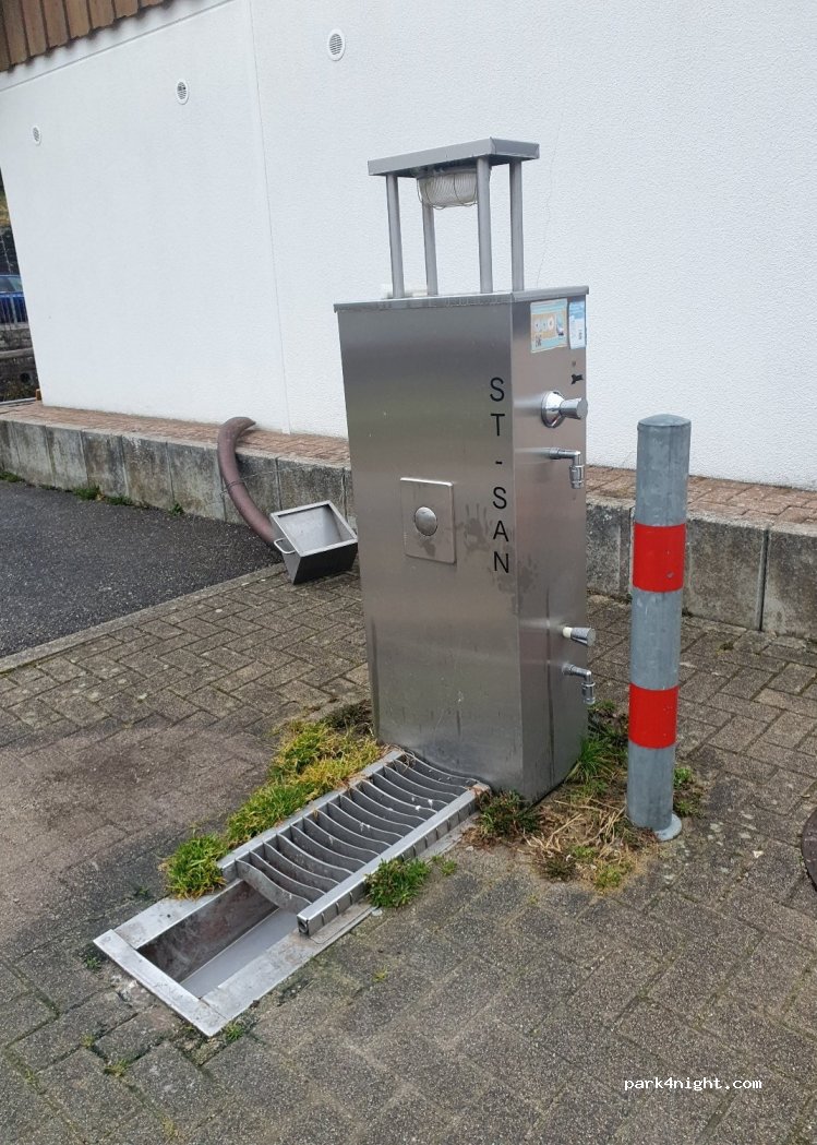 Wohnmobilstellplatz am Freizeitbad in Oppenau — foto 2