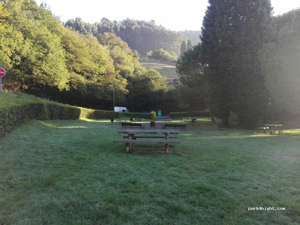 (33194) Ules - 12 Lugar Ules — foto 2
