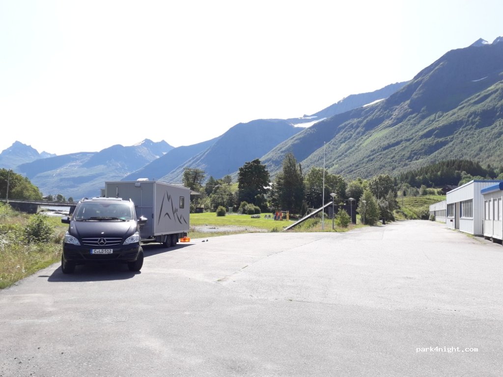 (6220) Straumgjerde - 33 Sørestrandvegen — foto
