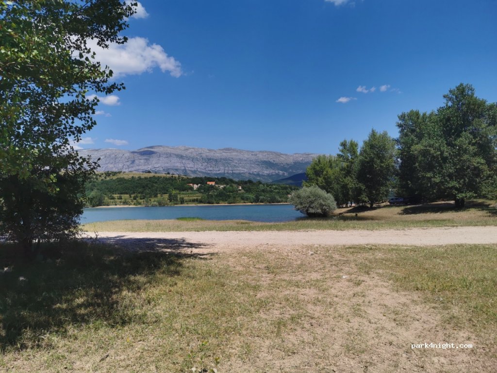 (21236) Garjak - Unnamed Road — foto