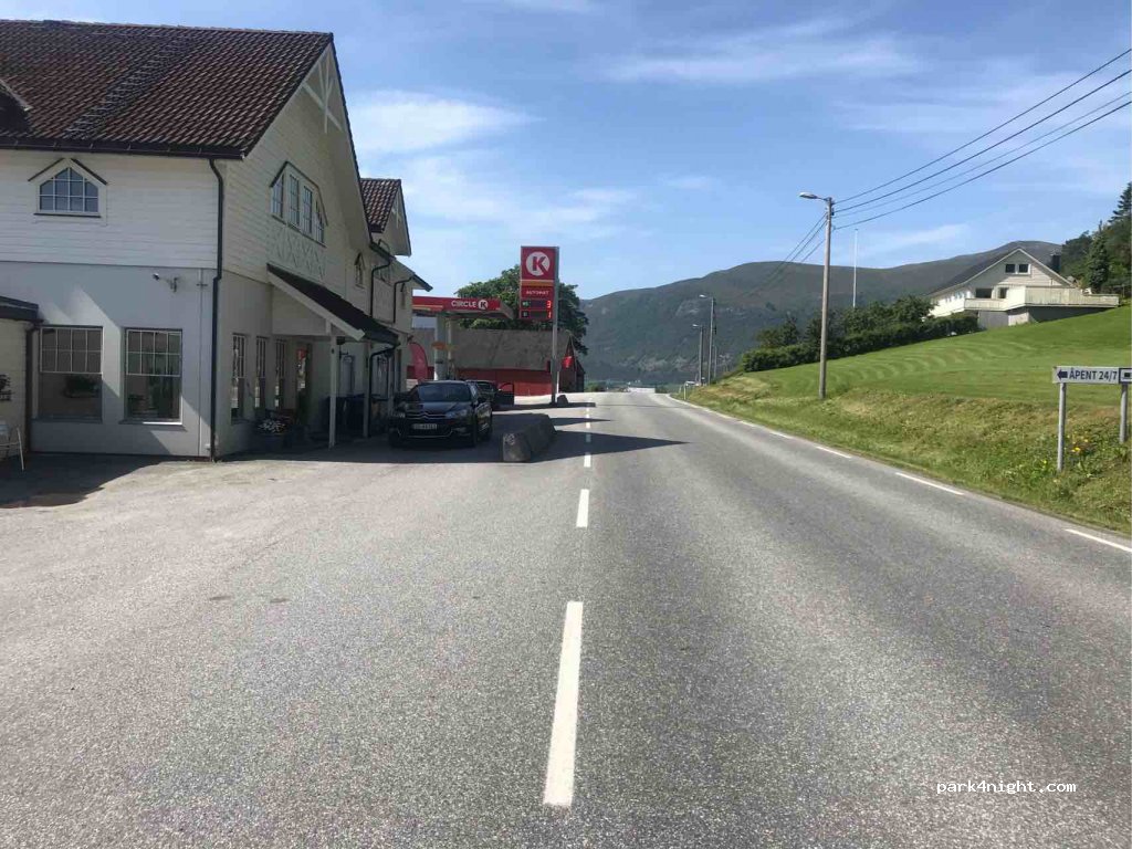 (6143) Fiskå - 98 Primær Fylkesveg 61 — foto